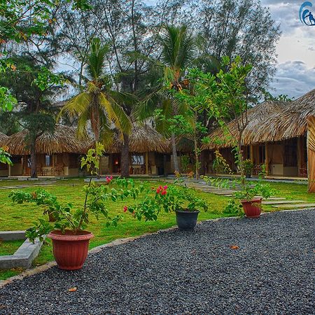 Royal Beach Arugam Bay Exterior photo